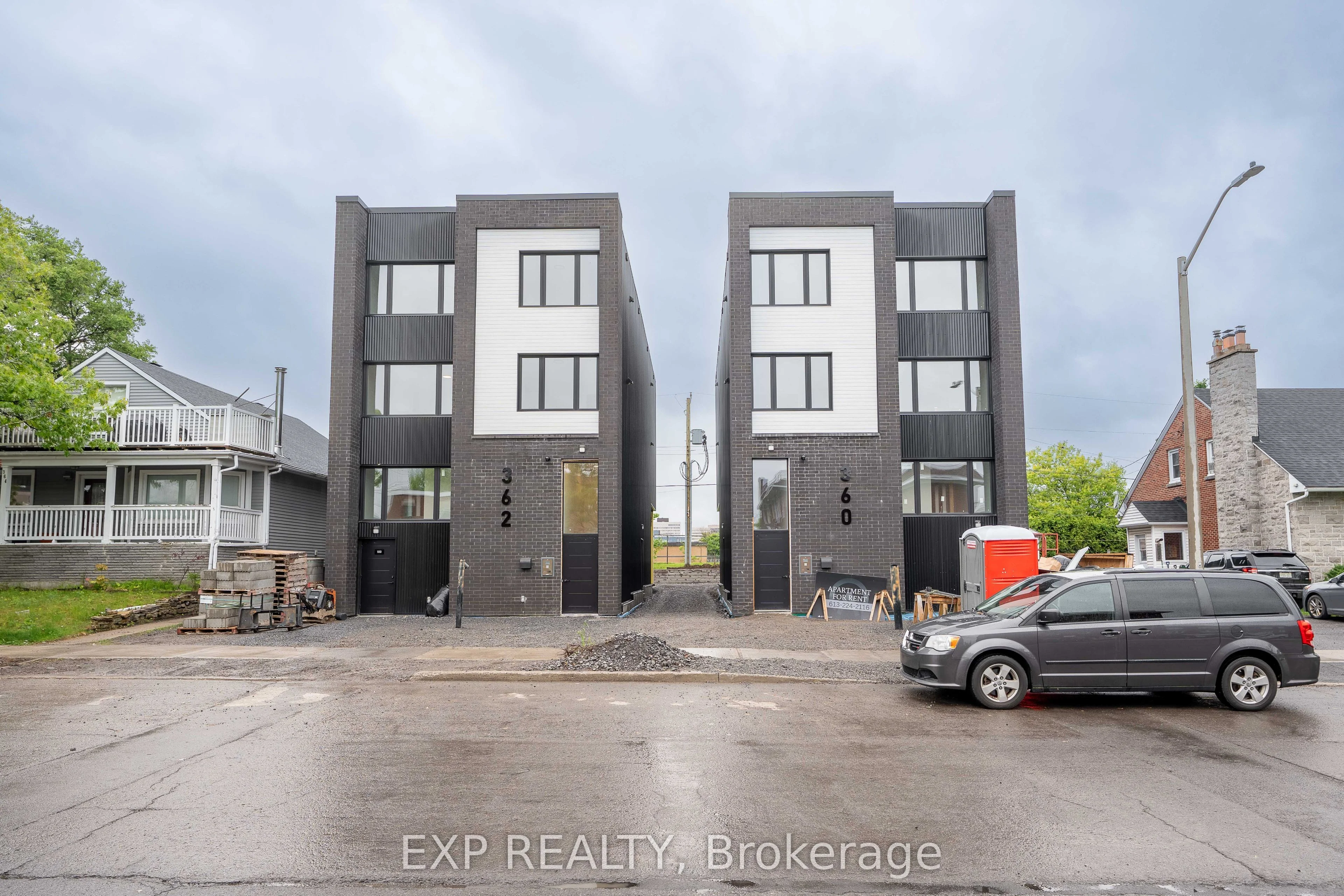 360 Lacasse Avenue 200, Vanier and Kingsview Park, ON K1L 7A9