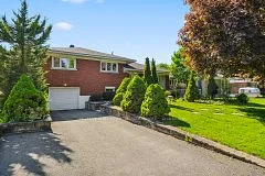 2042 Dorval Avenue, Elmvale Acres and Area, ON K1G 2N8