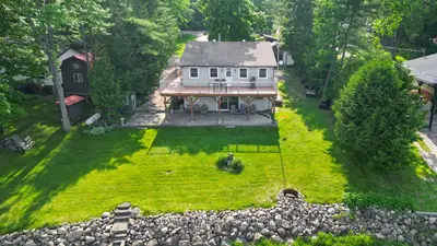 Detached in Tweed