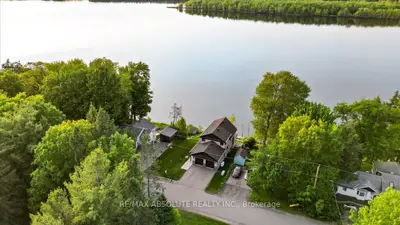 Detached in Constance Bay - Dunrobin - Kilmaurs - Woodlawn