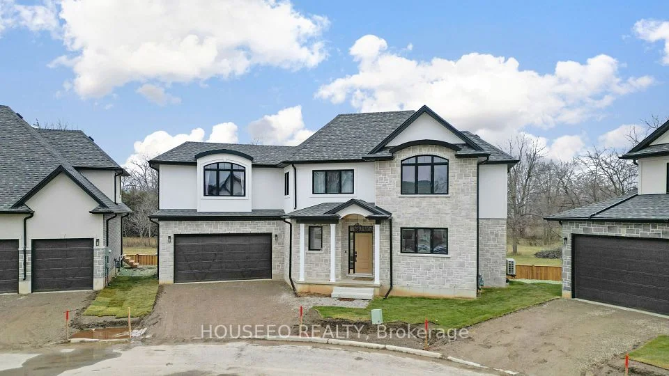 242 Mount Pleasant Street 13, Brant, ON N3T 1V1