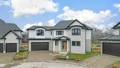 Detached Condo in Brant