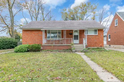 Detached in Windsor