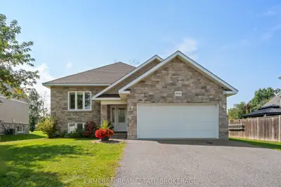 Detached in South Stormont