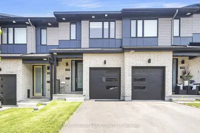 Att/Row/Townhouse in Stittsville - Munster - Richmond