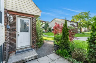 Condo Townhouse in Bells Corners and South to Fallowfield