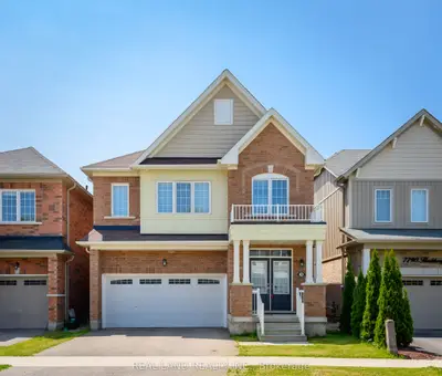 Detached in Niagara Falls