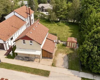 Detached in Mapleton