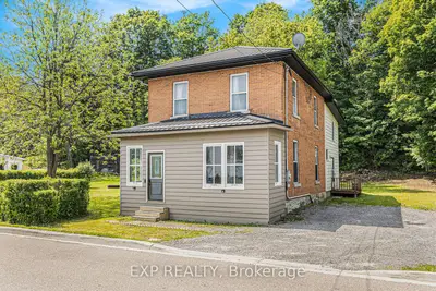 Detached in McNab/Braeside