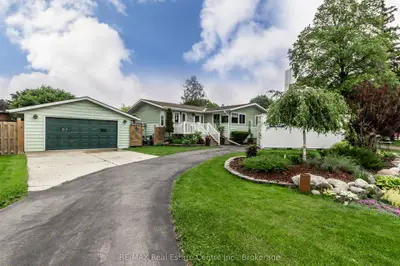 Detached in West Perth