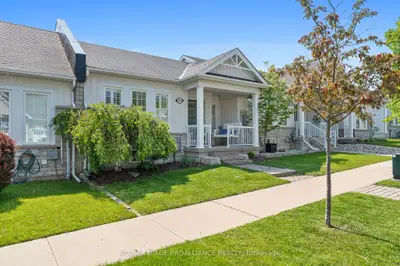 Att/Row/Townhouse in Cobourg