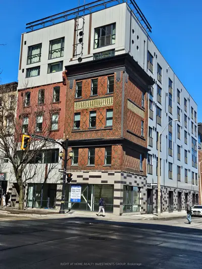 Condo Apartment in Hamilton