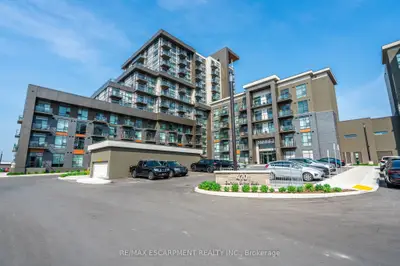 Condo Apartment in Hamilton