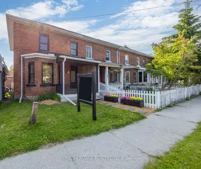 Att/Row/Townhouse in Cobourg