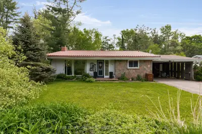 Detached in Bracebridge