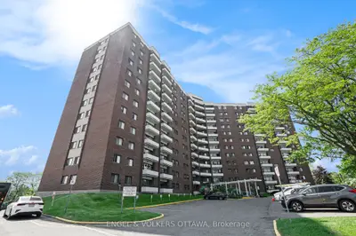 Condo Apartment in Cityview - Parkwoods Hills - Rideau Shore