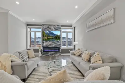 Detached in London North