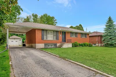 Detached in Brantford