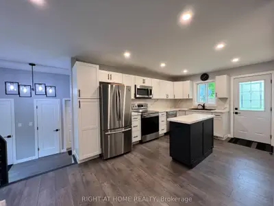 Detached in Gravenhurst