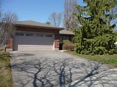 4 Virginia Crescent, London North, ON N5X 3E5