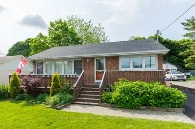 Detached in Belleville