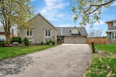 Detached in Belleville