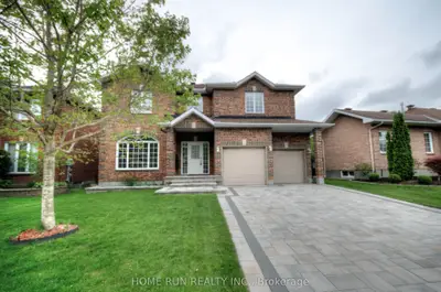 Detached in Hunt Club - Windsor Park Village and Area