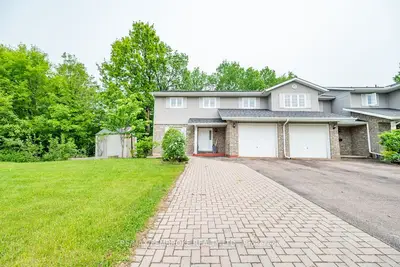 Att/Row/Townhouse in Petawawa