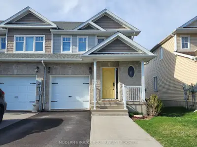 Att/Row/Townhouse in Kingston
