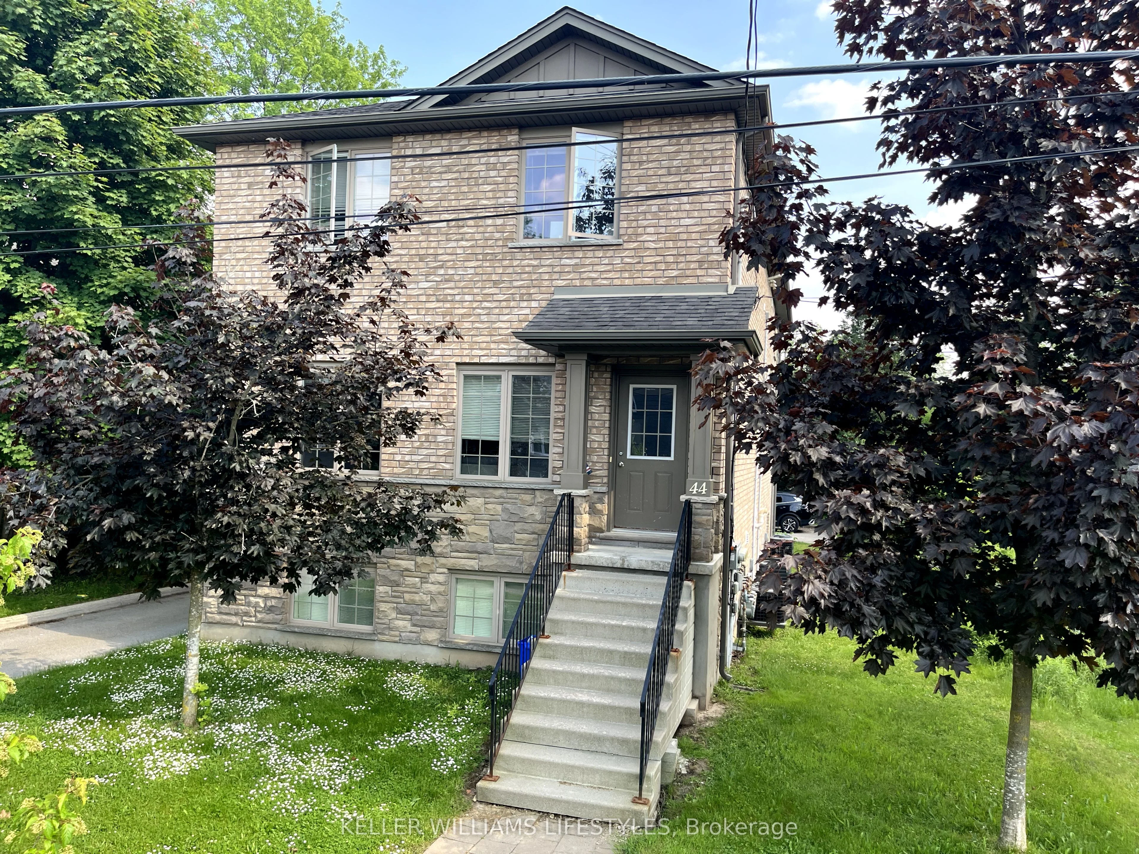 44 Essex Street, London North, ON N6G 1B2