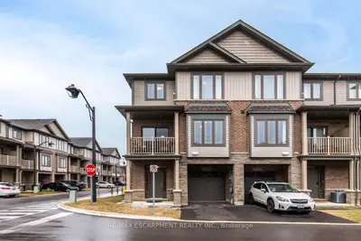 Att/Row/Townhouse in Hamilton
