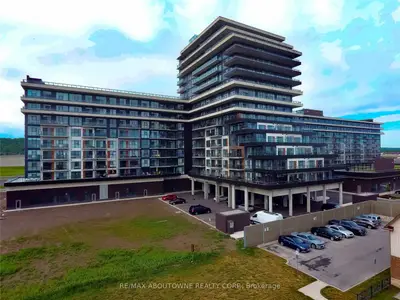 Condo Apartment in Grimsby