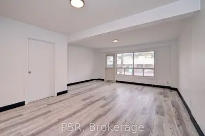 Att/Row/Townhouse in Waterloo