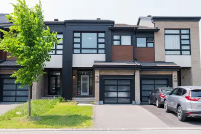 Att/Row/Townhouse in Kanata