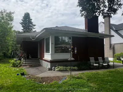 Detached in Belair Park - Copeland Park and Area