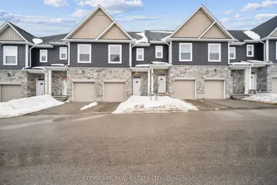 Condo Townhouse in Woodstock