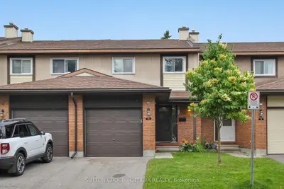 Condo Townhouse in Kanata