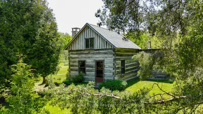 Detached in Northern Bruce Peninsula