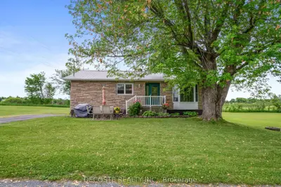 Detached in North Glengarry