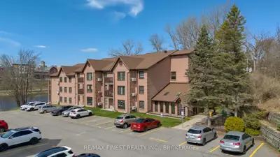 Condo Apartment in Greater Napanee