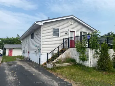 Detached in North Bay