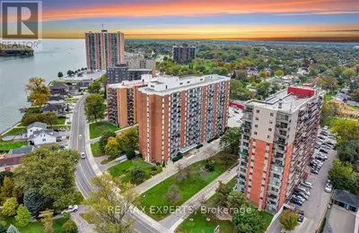 Condo Apartment in Windsor