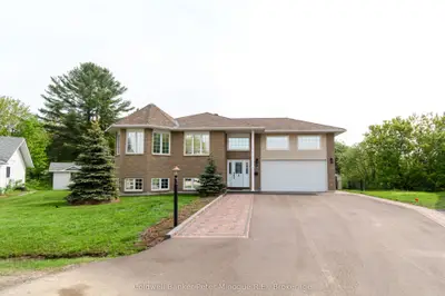 Detached in North Bay