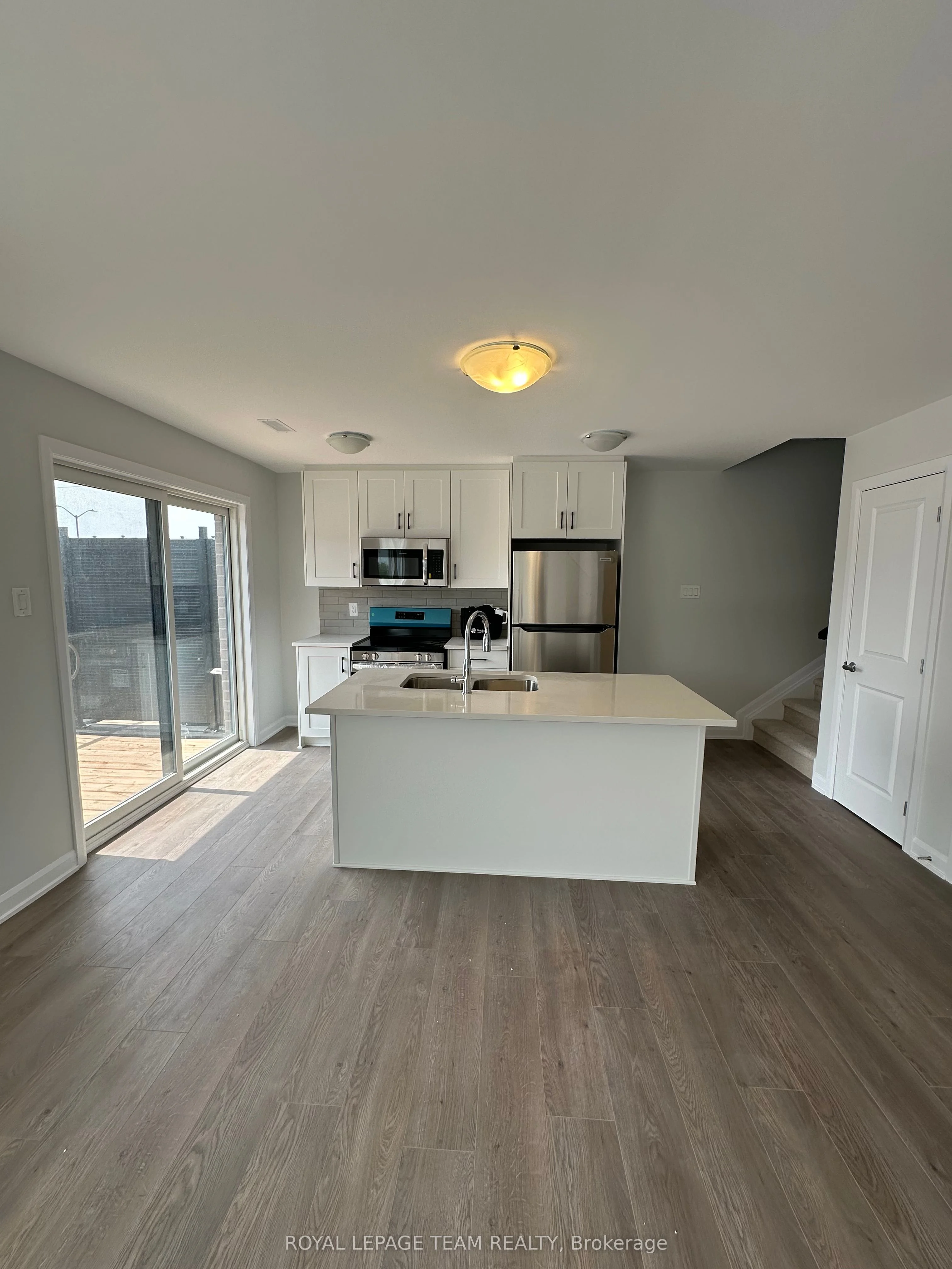 1421 Creekway Private, Kanata, ON K2T 0R8
