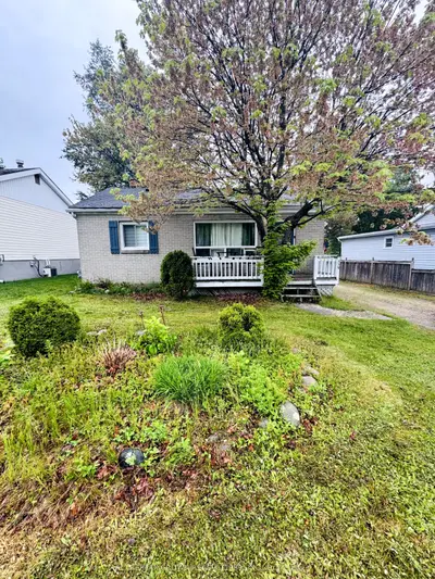 Detached in North Bay