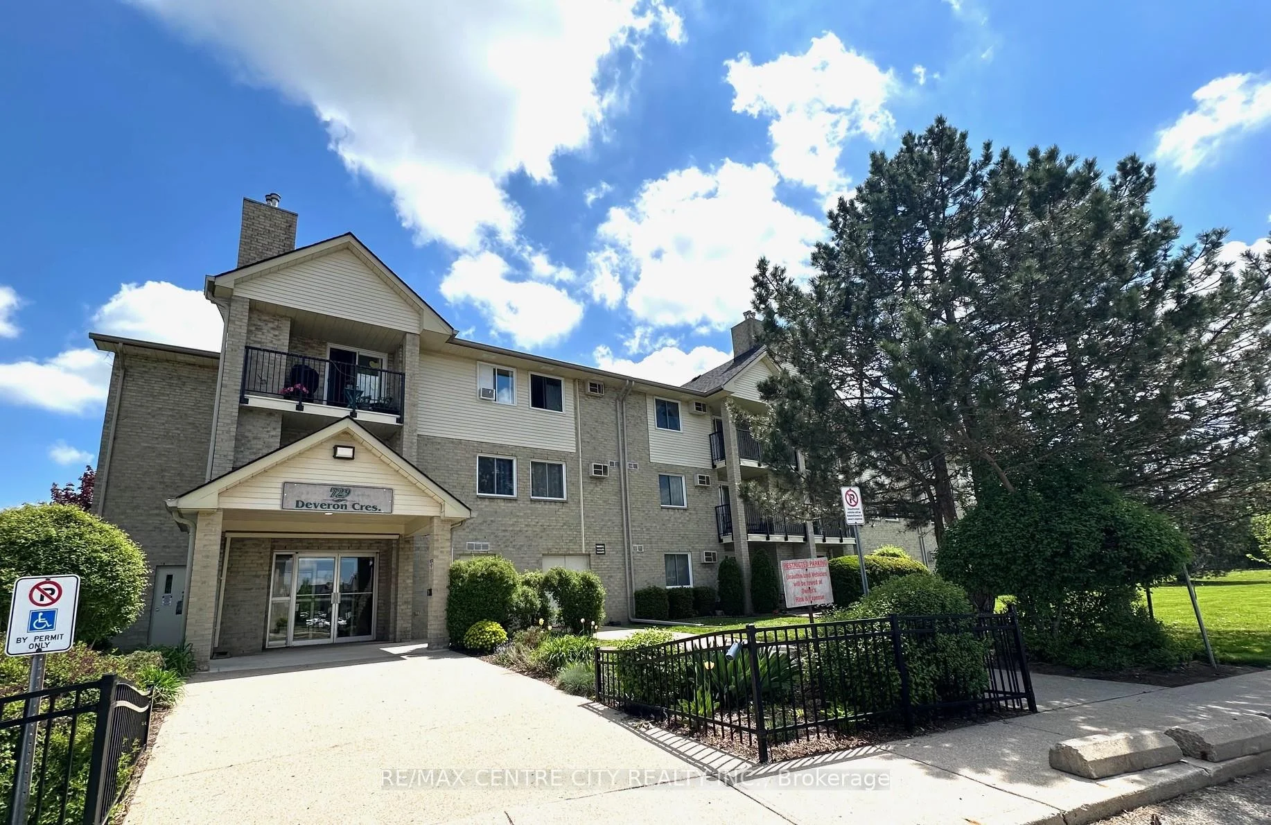 729 Deveron Crescent 309, London South, ON N5Z 4X5