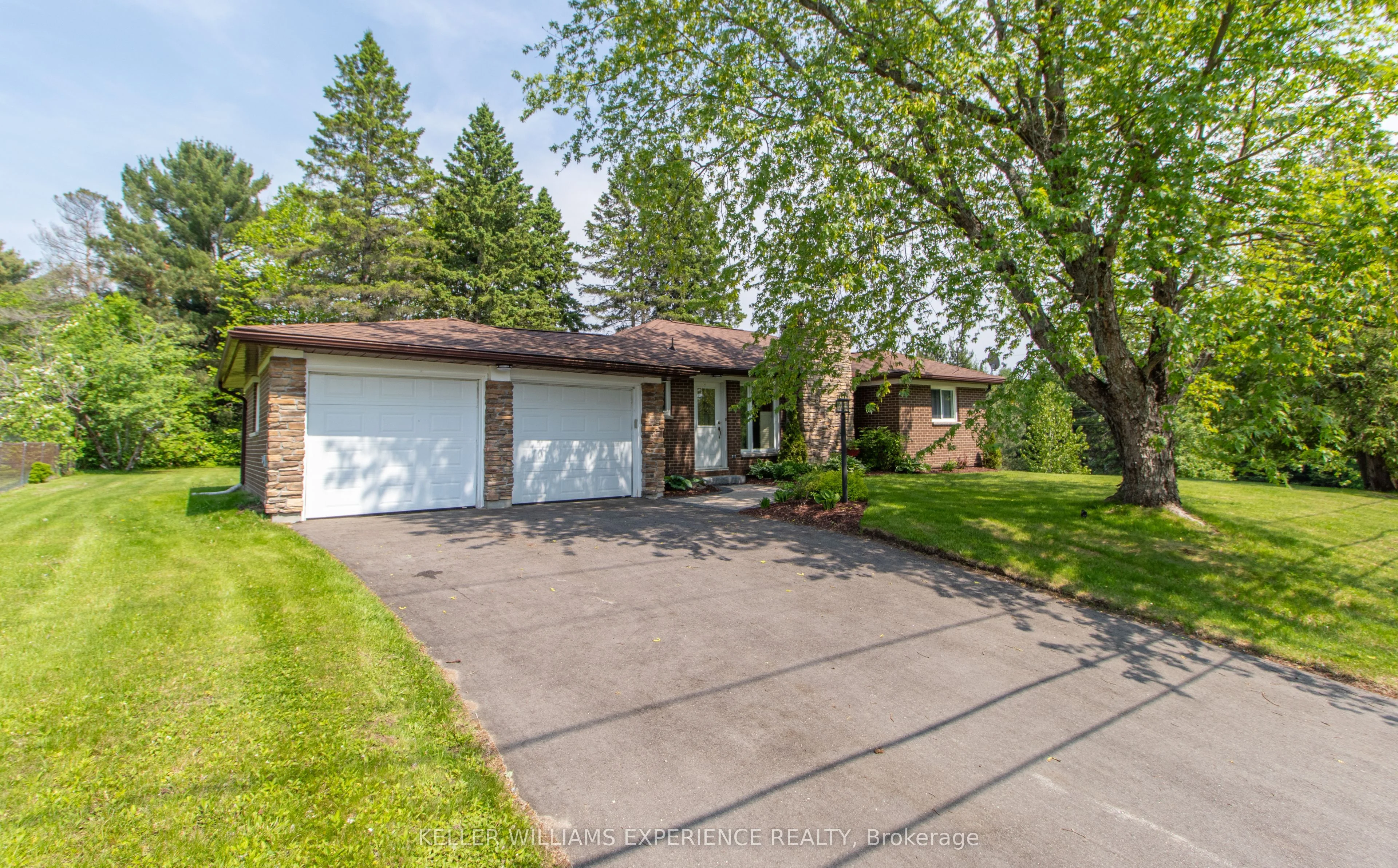 27 Paget Street, Sundridge, ON P0A 1Z0