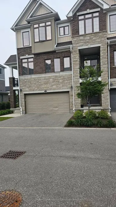 Condo Townhouse in Kitchener