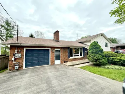 Detached in Pelham