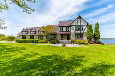 Detached in Georgian Bluffs